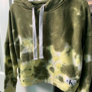 Calvin Klein small cropped hoodie barely worn